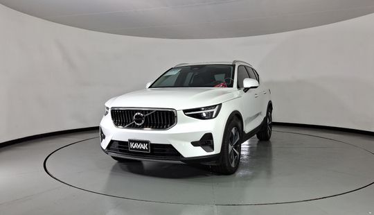 Volvo • XC40