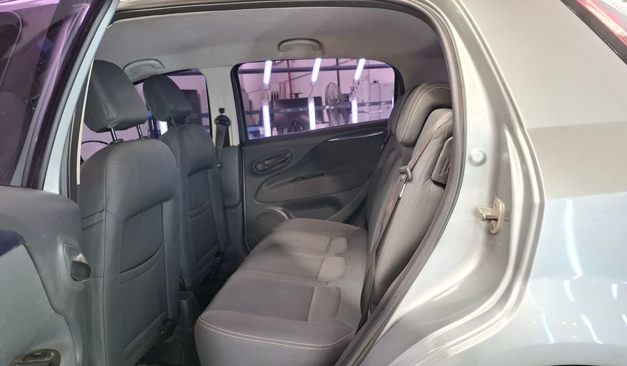 Fiat Punto 1.4 ATTRACTIVE 5P Hatchback 2015