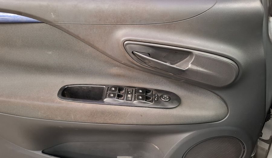 Fiat Punto 1.4 ATTRACTIVE 5P Hatchback 2015