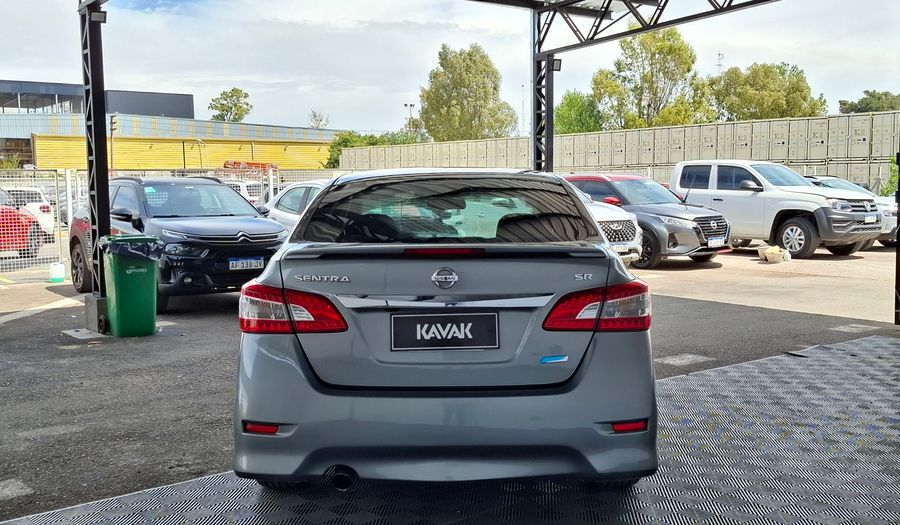 Nissan Sentra 1.8 SR AUTO Sedan 2015