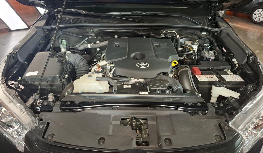 Toyota Hilux 2.4 TDI DX C/D Pickup 2025