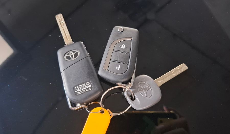 Toyota Hilux 2.4 TDI DX C/D Pickup 2025