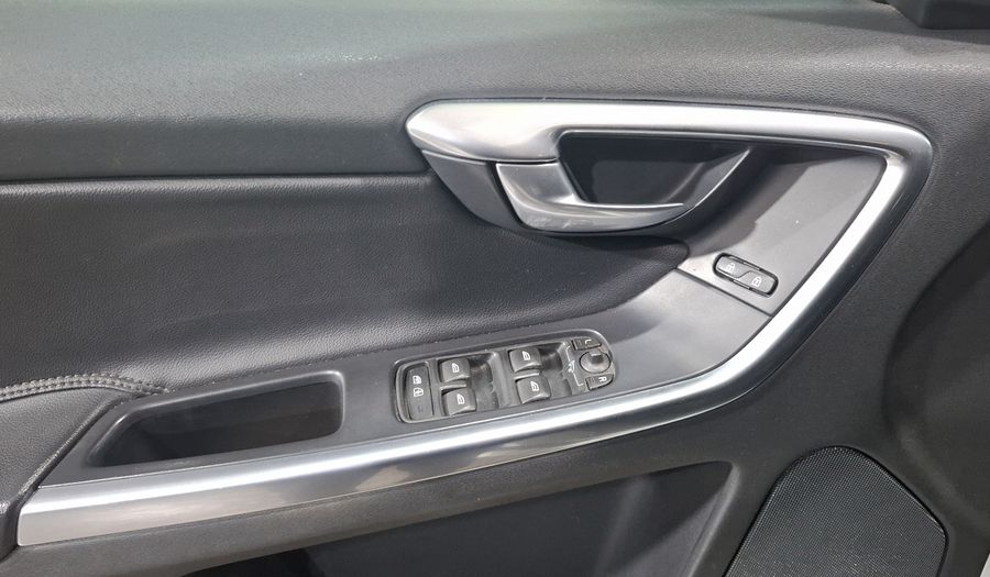 Volvo Xc60 2.0 ADDITION PLUS T5 AT Suv 2015