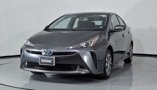 Toyota • Prius