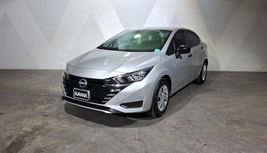 Nissan • Versa