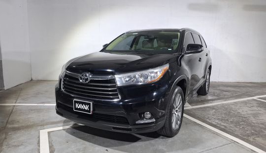 Toyota • Highlander