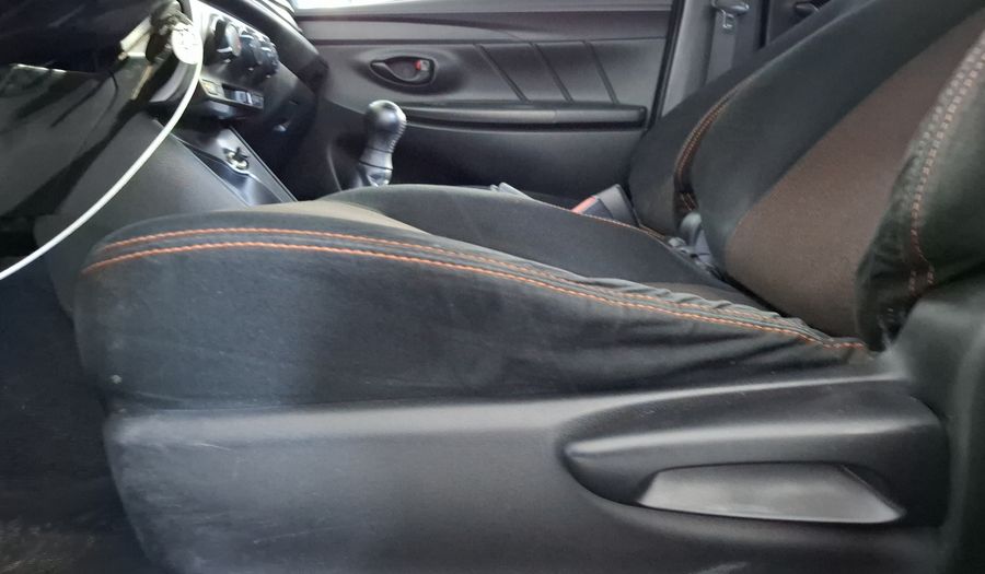 Toyota Yaris 1.5 CORE MT 5PTAS Hatchback 2017