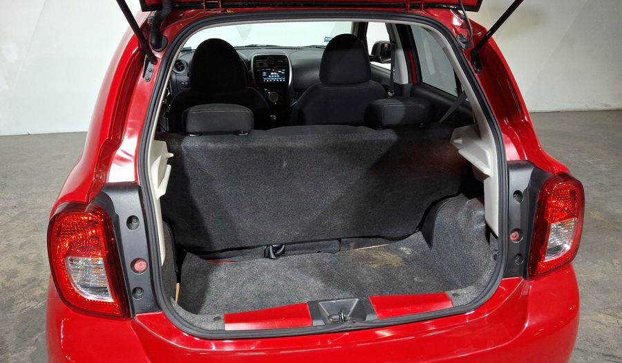 Nissan March 1.6 EXCLUSIVE BI-TONO AUTO Hatchback 2020