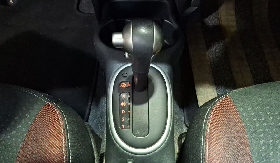 Nissan March 1.6 EXCLUSIVE BI-TONO AUTO Hatchback 2020