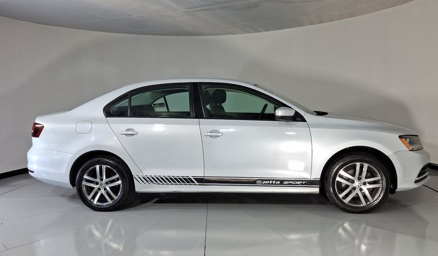 Volkswagen Jetta 2.5 TRENDLINE MT Sedan 2018