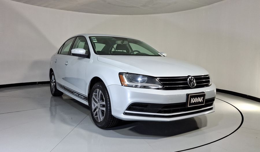 Volkswagen Jetta 2.5 TRENDLINE MT Sedan 2018