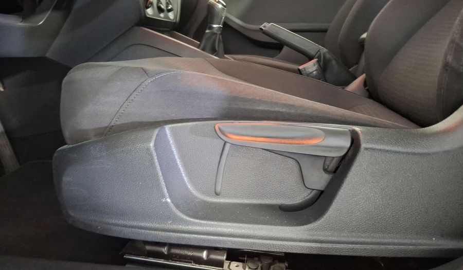 Volkswagen Jetta 2.5 TRENDLINE MT Sedan 2018