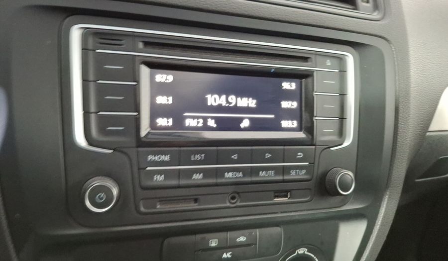 Volkswagen Jetta 2.5 TRENDLINE MT Sedan 2018