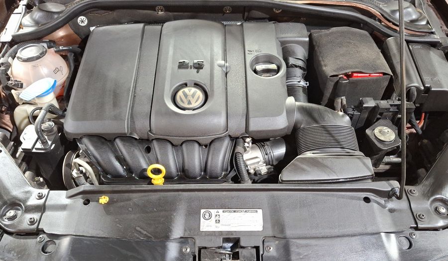 Volkswagen Jetta 2.5 TRENDLINE TIP. Sedan 2016