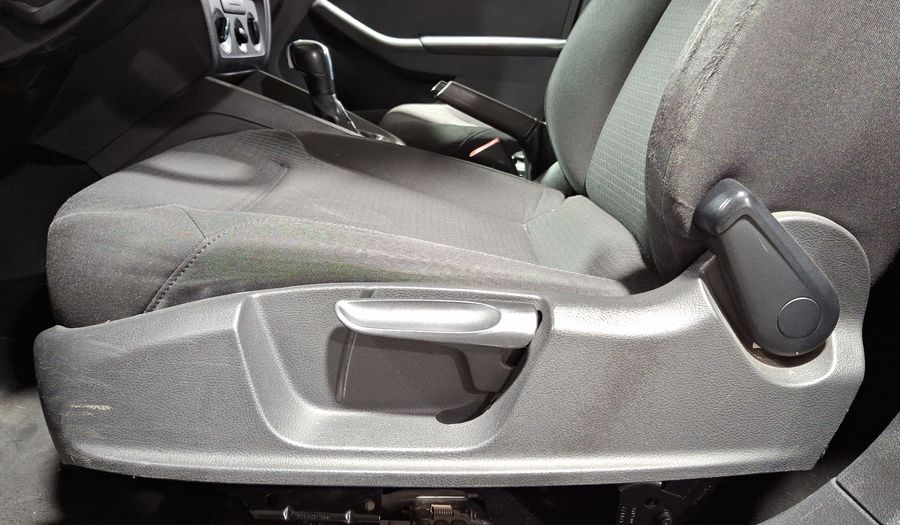 Volkswagen Jetta 2.5 TRENDLINE TIP. Sedan 2016