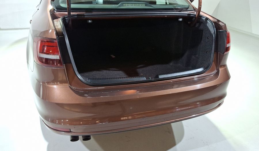 Volkswagen Jetta 2.5 TRENDLINE TIP. Sedan 2016