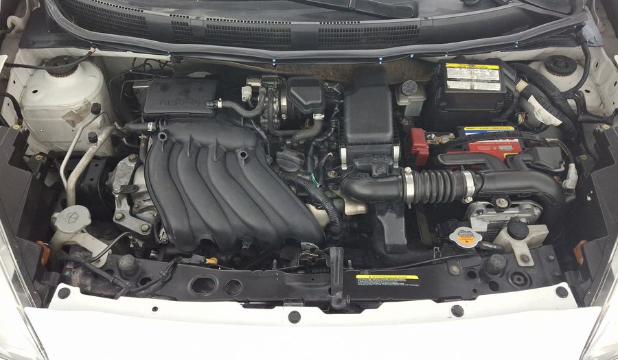 Nissan March 1.6 EXCLUSIVE BI-TONO AUTO Hatchback 2020