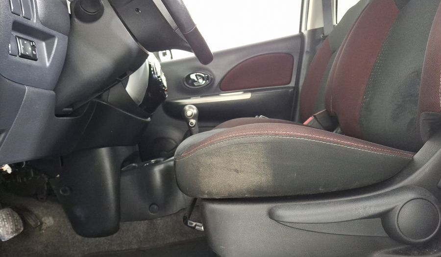 Nissan March 1.6 EXCLUSIVE BI-TONO AUTO Hatchback 2020