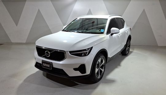 Volvo • XC40