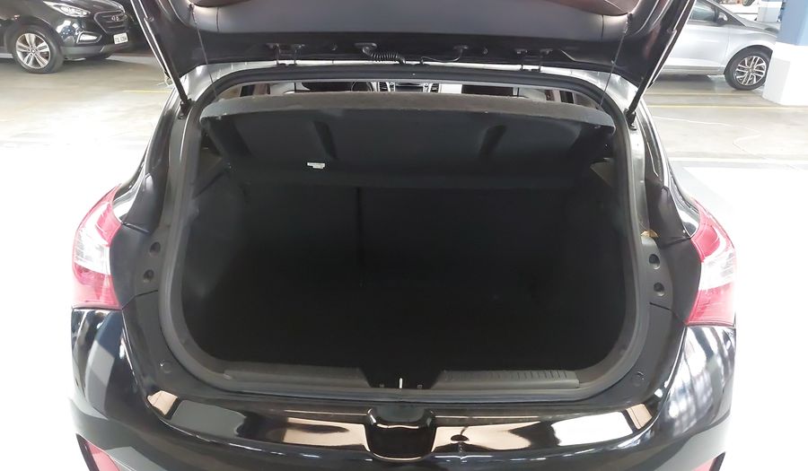 Hyundai I30 1.8 16V MPI AUTO BASICO+TETO Hatchback 2016