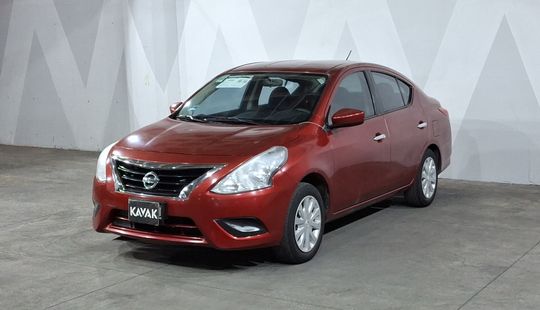 Nissan • Versa
