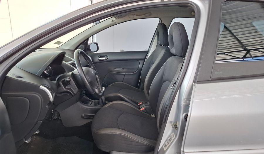 Peugeot 207 COMPACT XT 1.6 Hatchback 2009