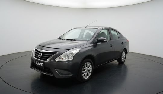 Nissan • Versa