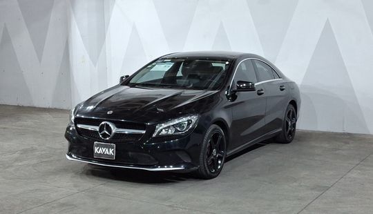 Mercedes Benz • Clase CLA