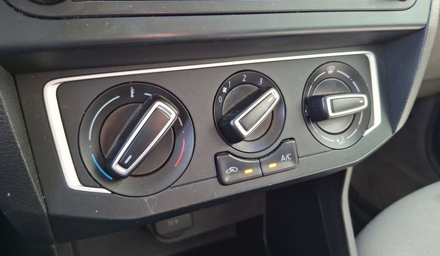 Volkswagen Voyage 1.6 AUTO HIGHLINE Sedan 2021