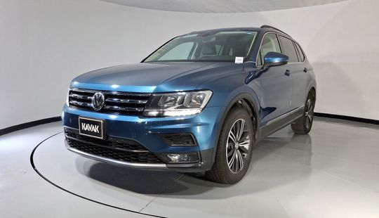 Volkswagen • Tiguan