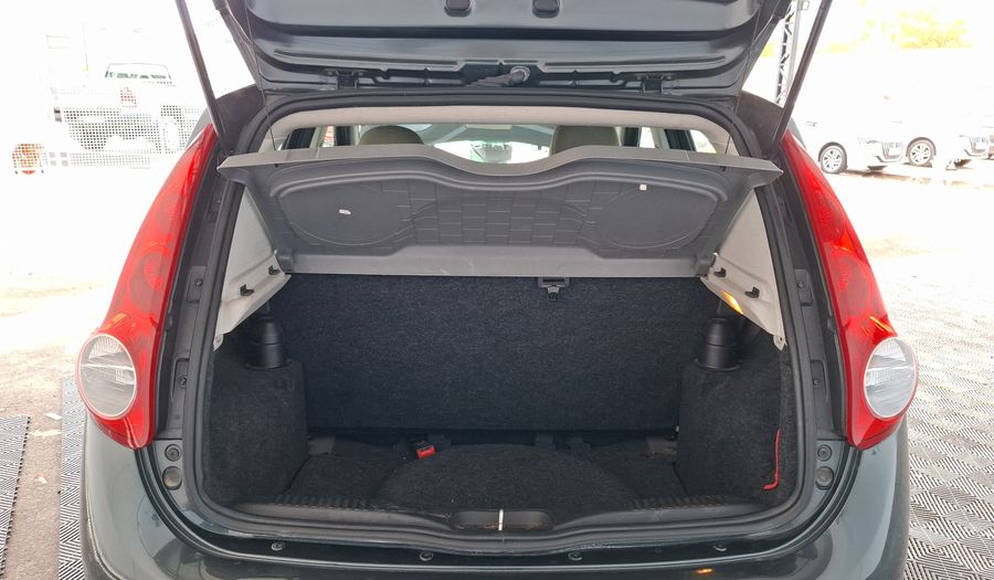 Fiat Palio 1.6 16V ESSENCE Hatchback 2015