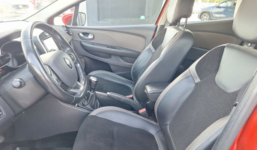 Renault Clio 0.9T DYNAMIQUE RED Hatchback 2019
