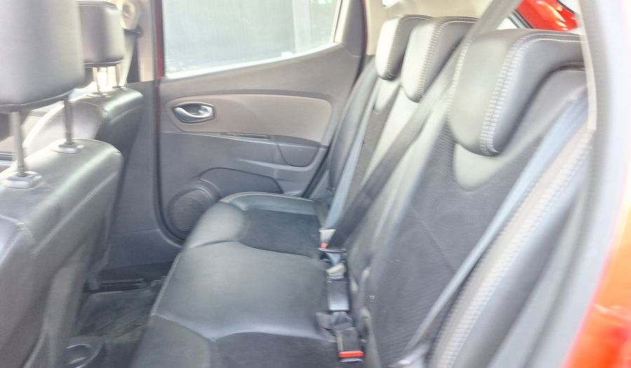 Renault Clio 0.9T DYNAMIQUE RED Hatchback 2019