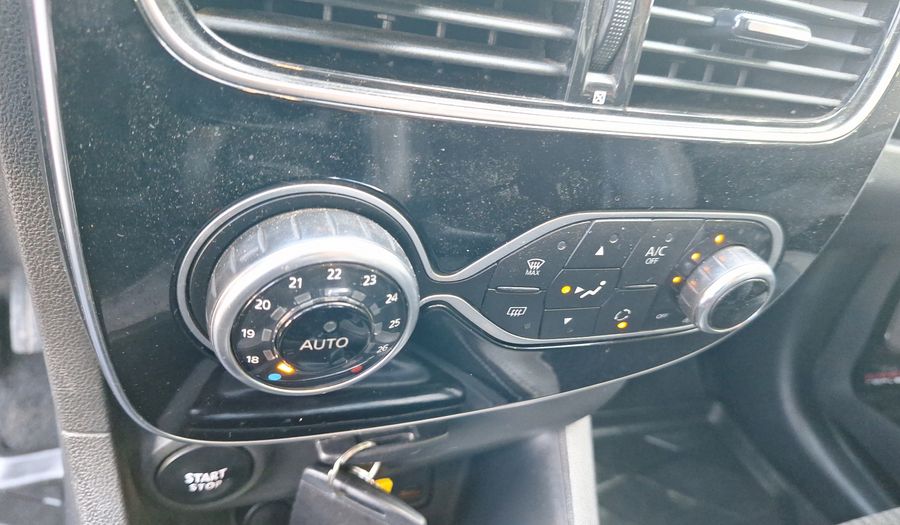 Renault Clio 0.9T DYNAMIQUE RED Hatchback 2019