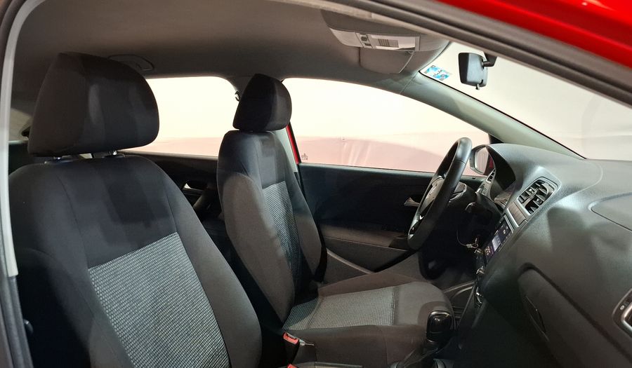 Volkswagen Polo 1.6 COMFORTLINE PLUS AUTO Hatchback 2020