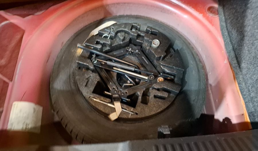 Volkswagen Polo 1.6 COMFORTLINE PLUS AUTO Hatchback 2020