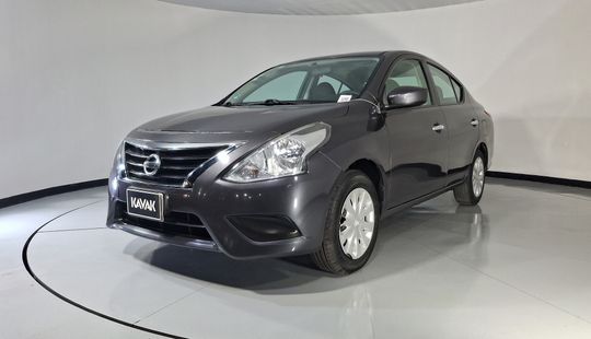 Nissan • Versa