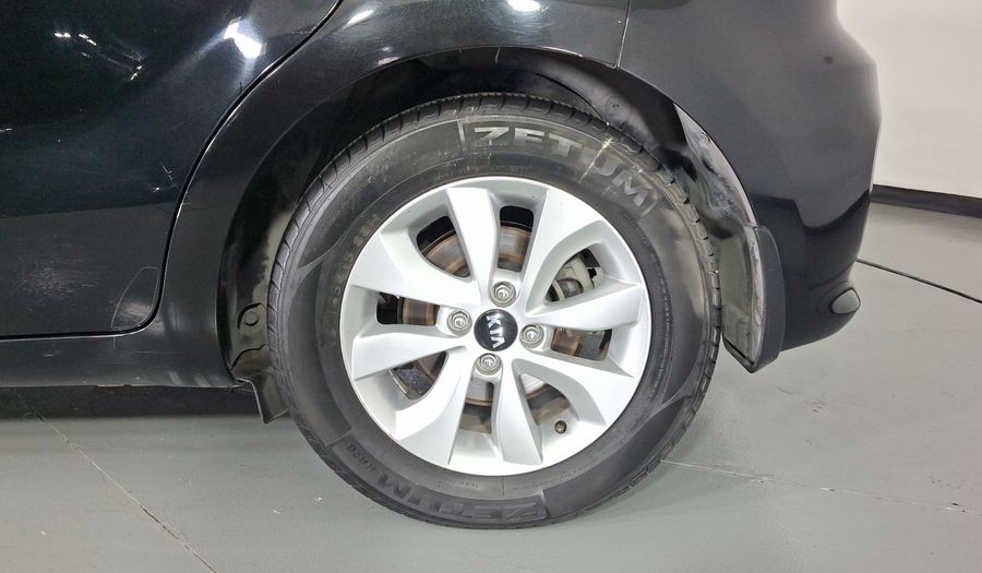 Kia Rio 1.6 EX MT Hatchback 2017