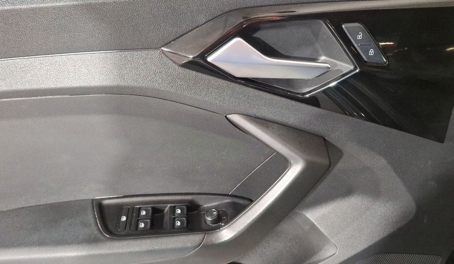 Audi A1 1.0 SB 30 TFSI URBAN DCT Hatchback 2021