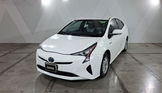 Toyota • Prius