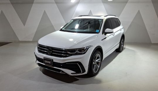 Volkswagen • Tiguan