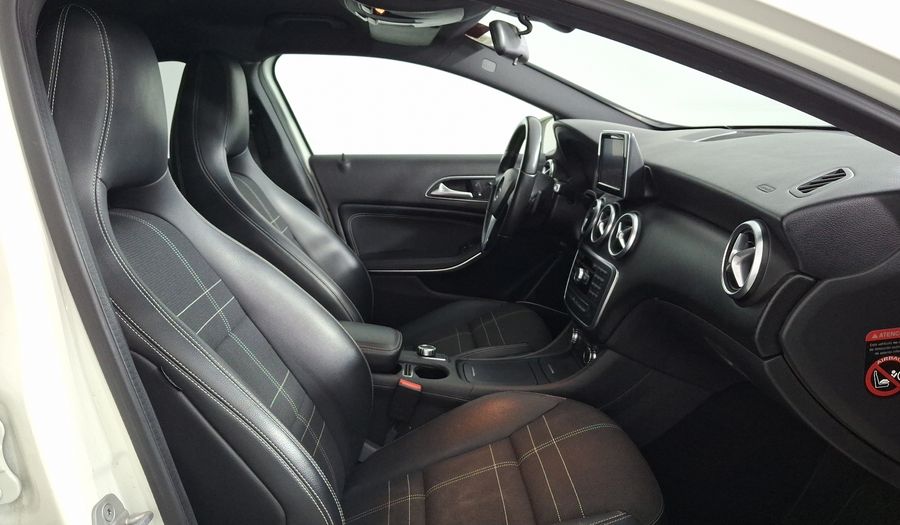 Mercedes Benz Clase A 1.6 200 CGI 7G-DCT Hatchback 2013