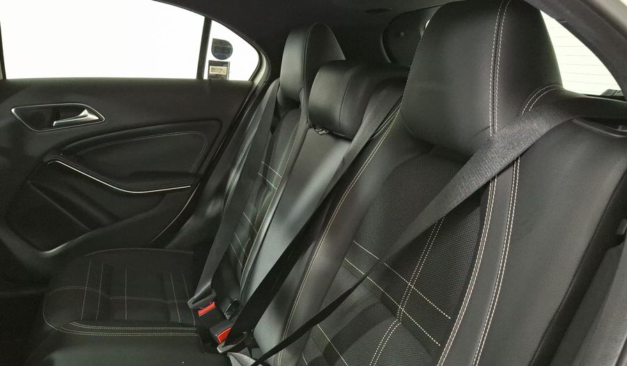 Mercedes Benz Clase A 1.6 200 CGI 7G-DCT Hatchback 2013