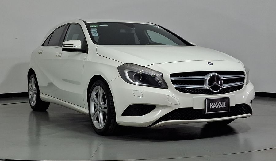 Mercedes Benz Clase A 1.6 200 CGI 7G-DCT Hatchback 2013