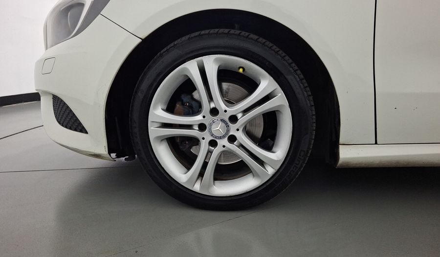 Mercedes Benz Clase A 1.6 200 CGI 7G-DCT Hatchback 2013