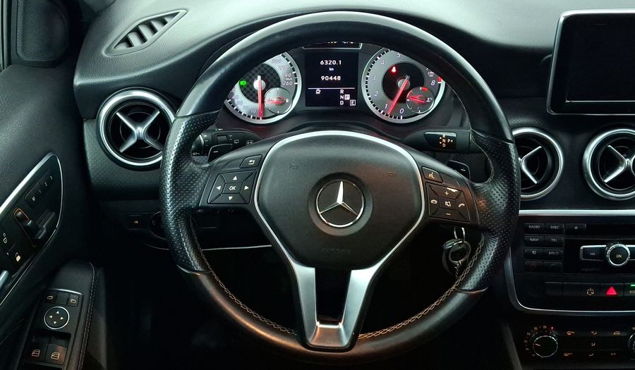 Mercedes Benz Clase A 1.6 200 CGI 7G-DCT Hatchback 2013