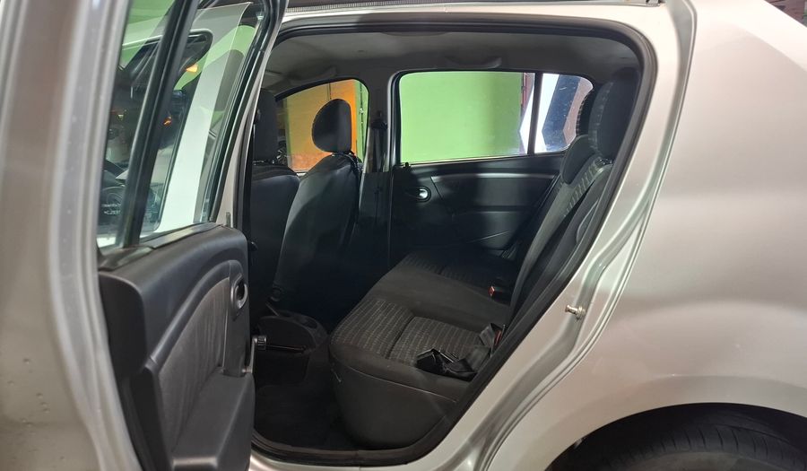 Renault Sandero 1.6 16V PH2 CONFORT Hatchback 2011