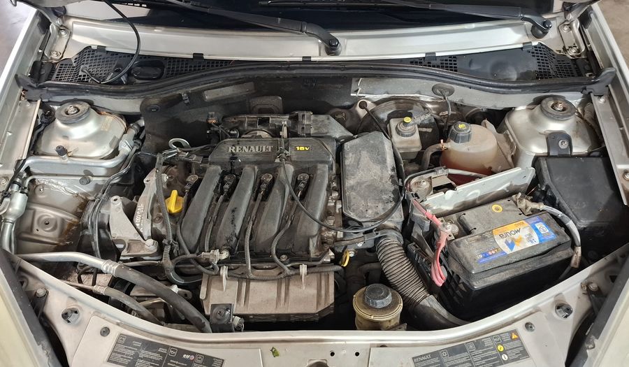 Renault Sandero 1.6 16V PH2 CONFORT Hatchback 2011