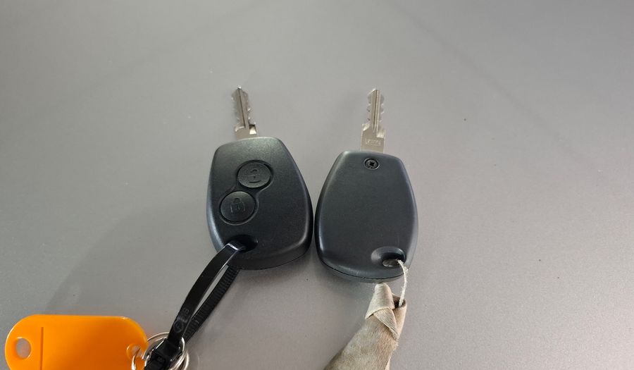 Renault Sandero 1.6 16V PH2 CONFORT Hatchback 2011