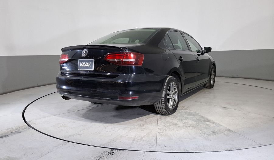 Volkswagen Jetta 2.5 TRENDLINE MT Sedan 2017